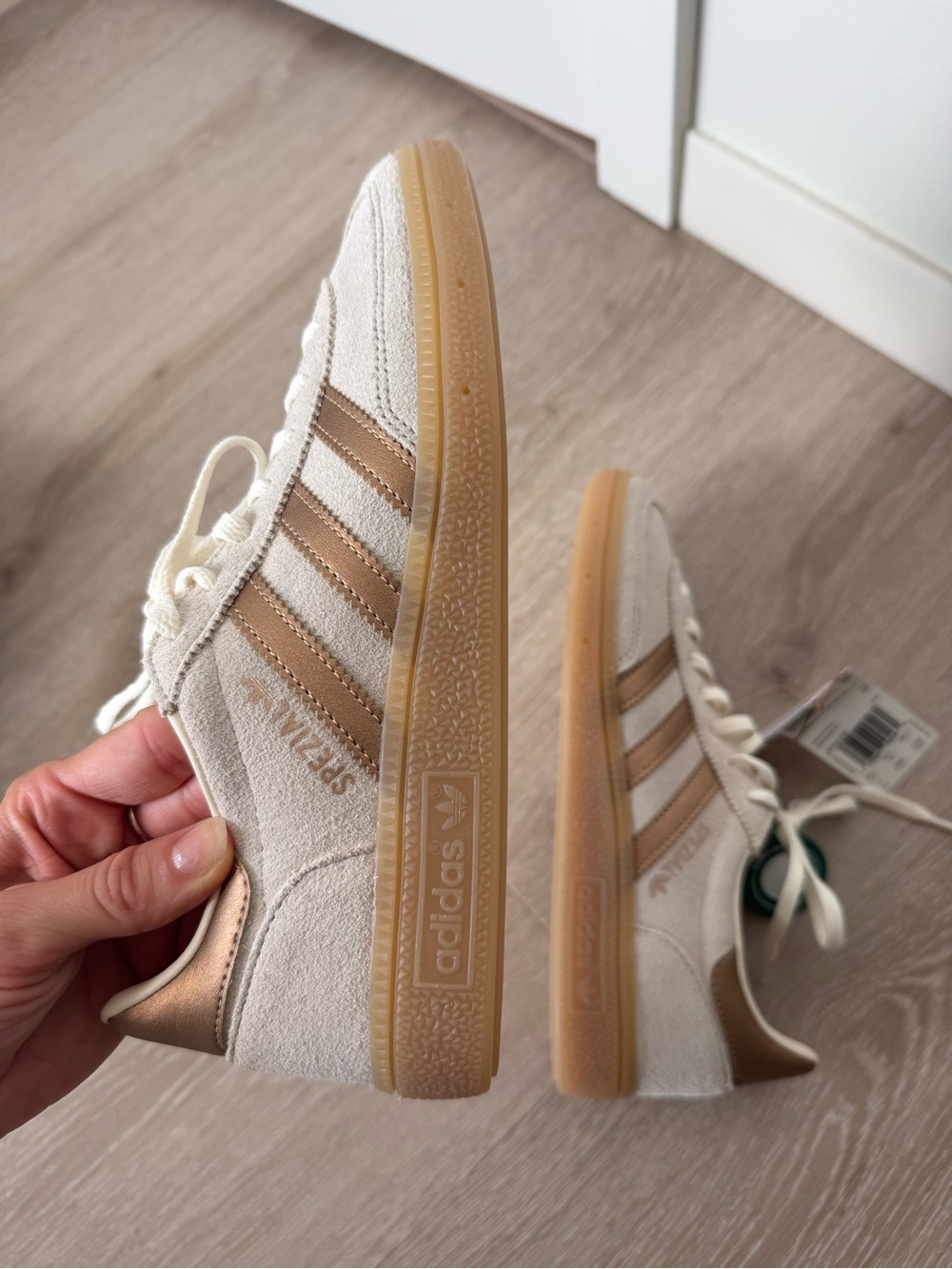 adidas Women's Suede Sneakers in Cream & Tan Metallic- handball Spezial - Picture 1 of 8
